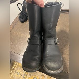 FRYE engineer boots GUC sz 7.5